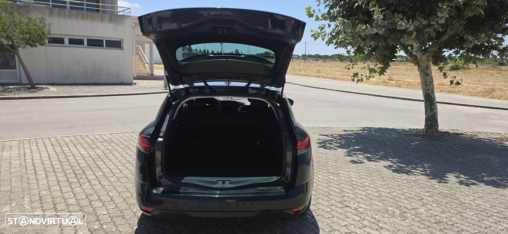 Renault Mégane Sport Tourer - 11