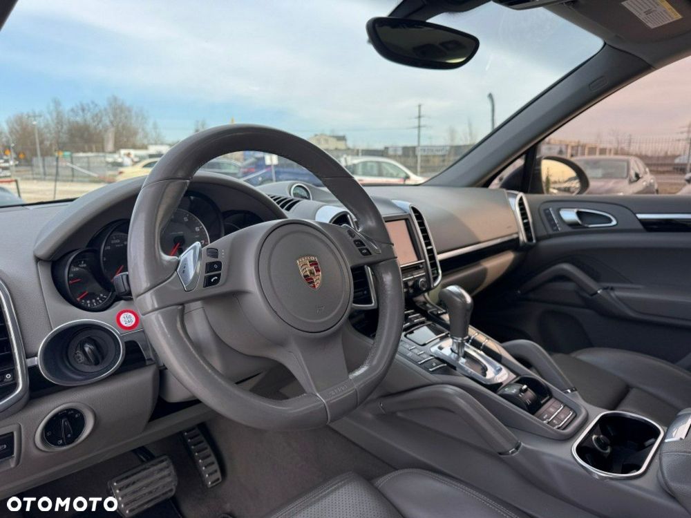 Porsche Cayenne S - 10