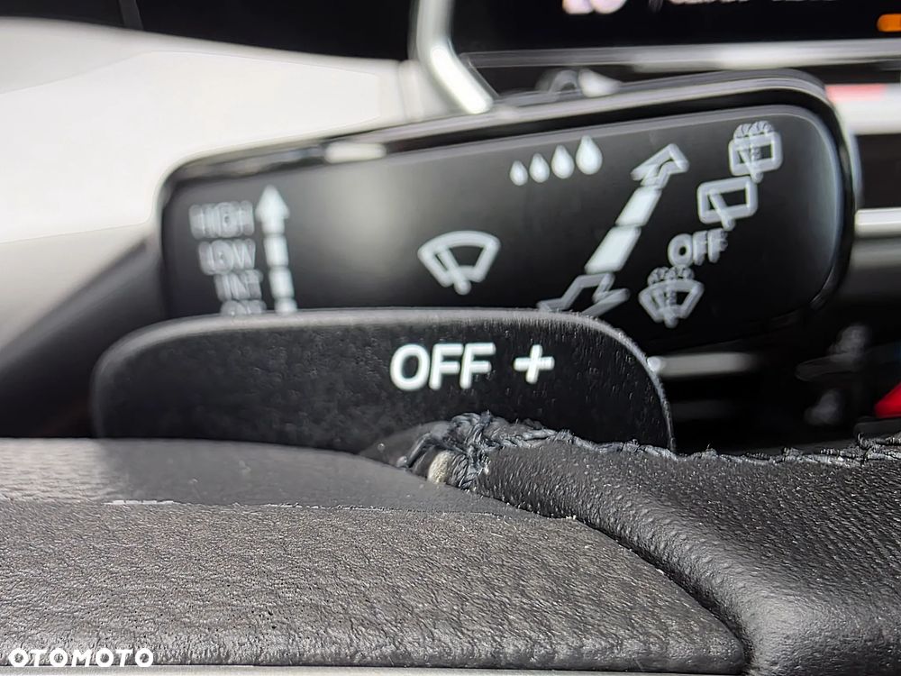 Volkswagen Golf 1.5 eTSI OPF DSG Style - 19
