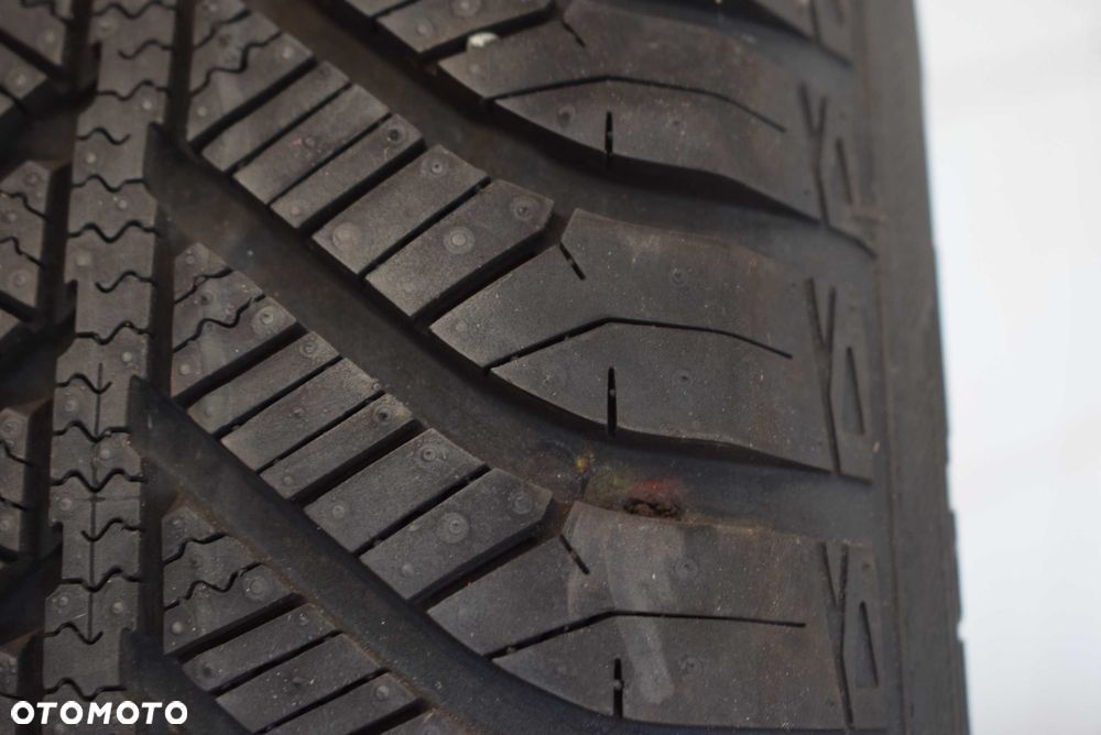 R14C 175/65 90/88T Goodyear Vector 4 Seasons GEN-2 - 6