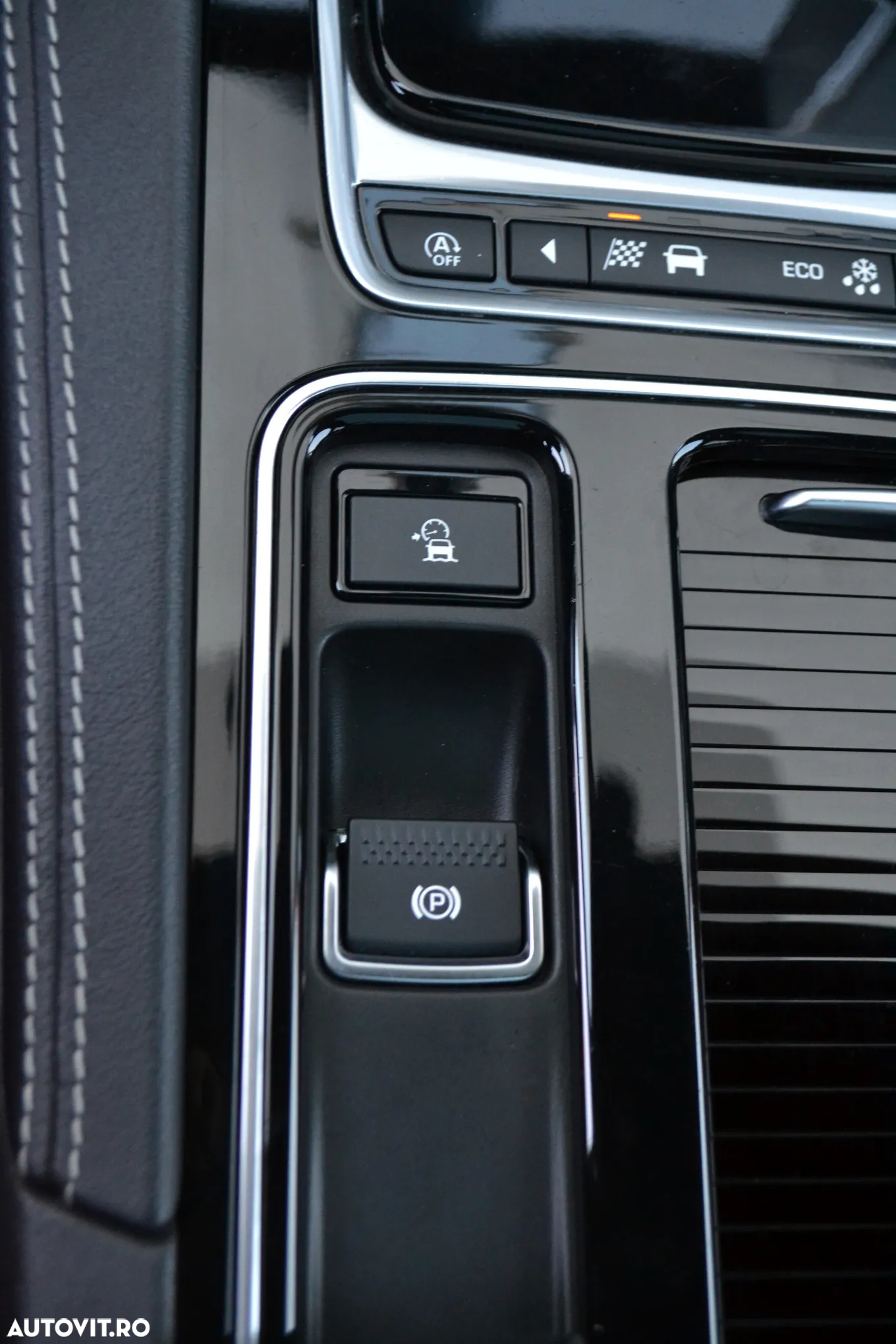 Jaguar F-Pace S AWD - 31