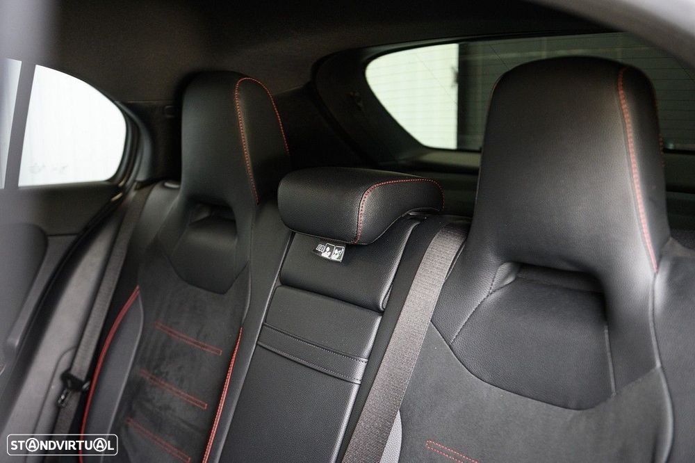 Mercedes-Benz A 250 e AMG Line - 33