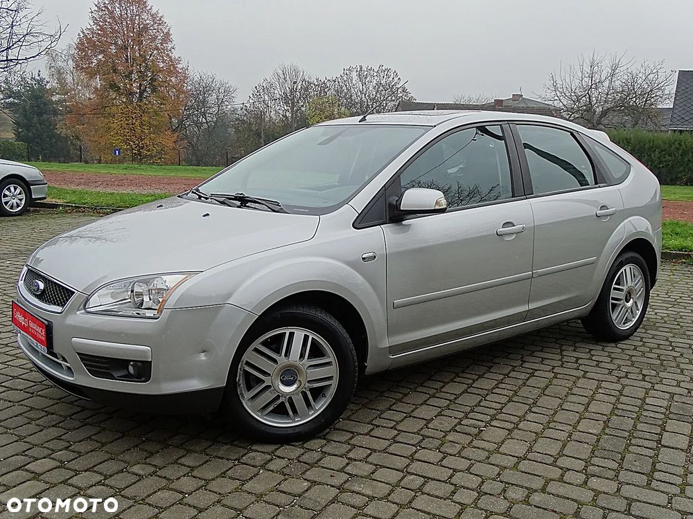 Ford Focus 1.8 FF Ghia - 32