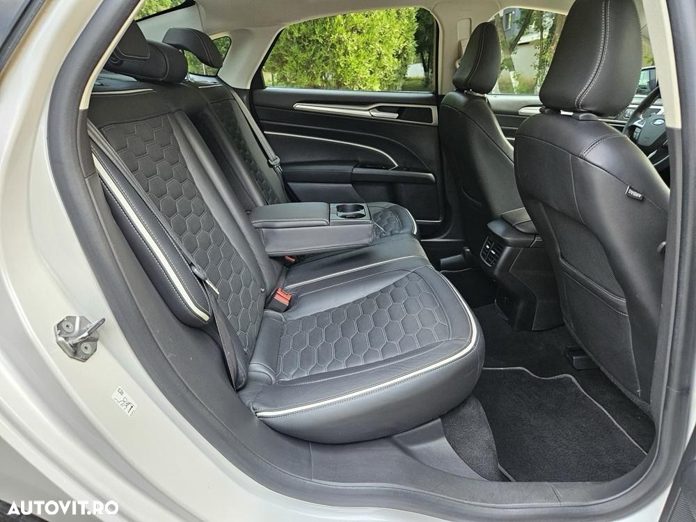 Ford Mondeo 2.0 HEV Vignale - 28