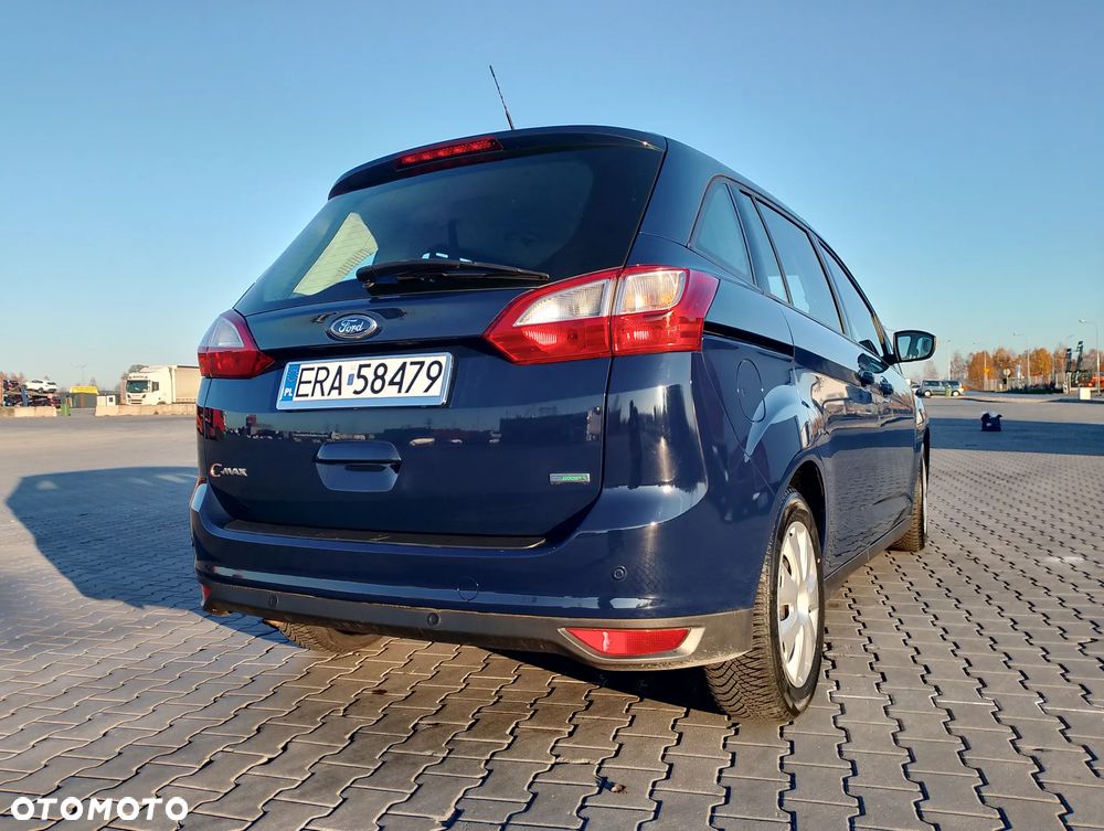Ford Grand C-MAX - 24