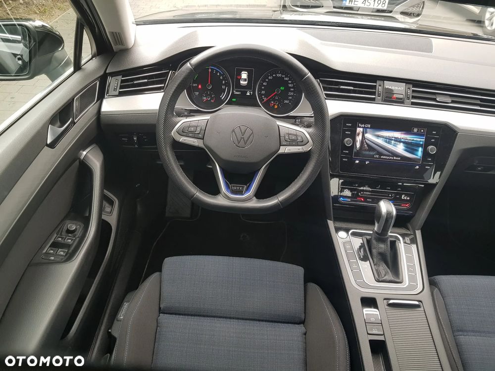 Volkswagen Passat - 16
