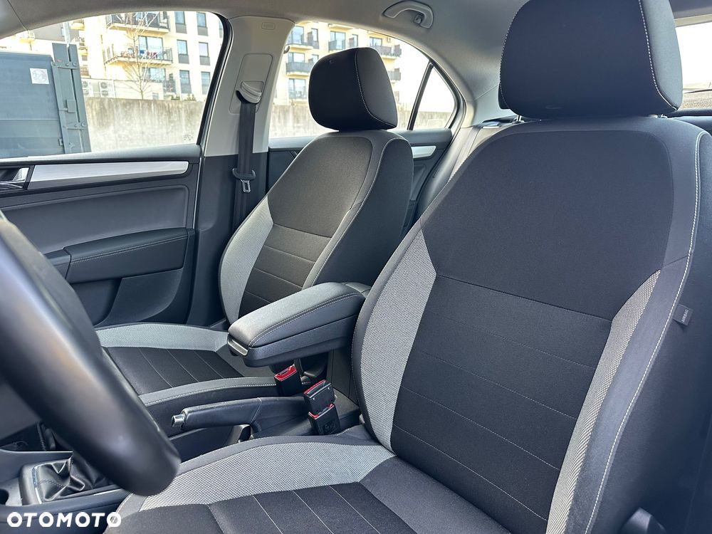 Skoda RAPID 1.0 TSI Ambition - 10