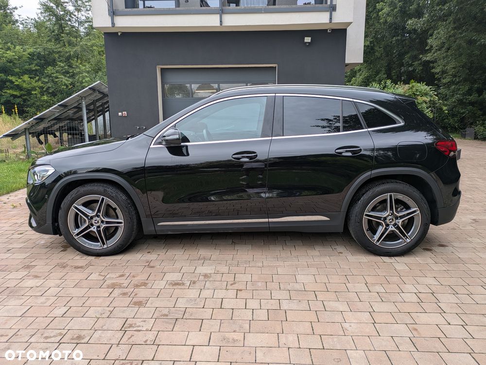 Mercedes-Benz GLA - 12