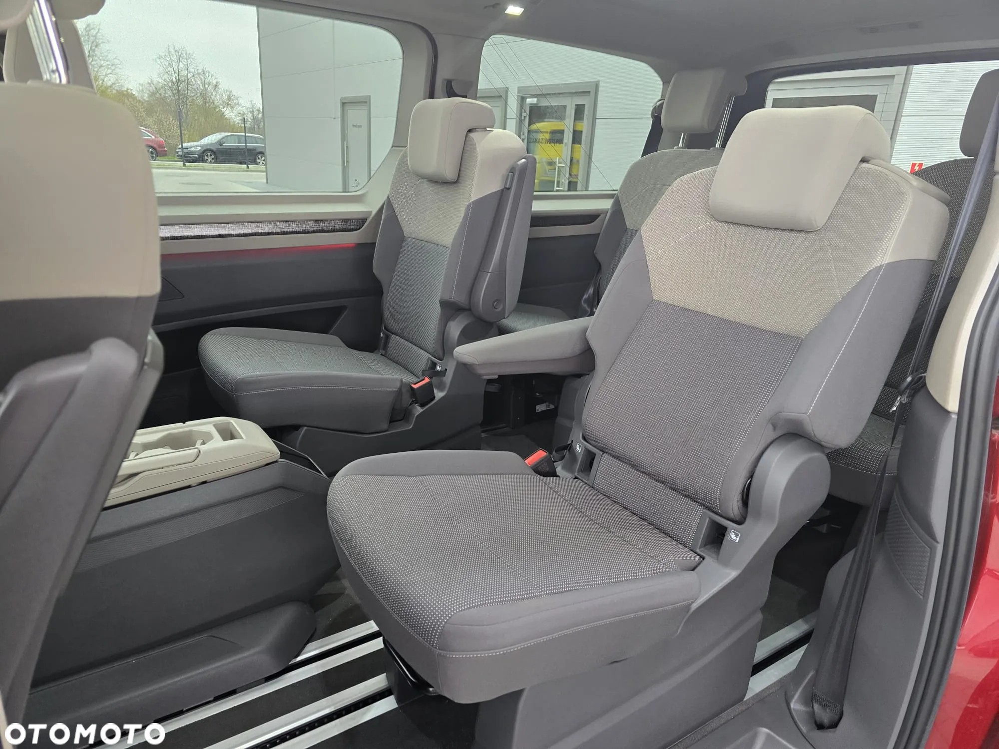 Volkswagen Multivan - 11