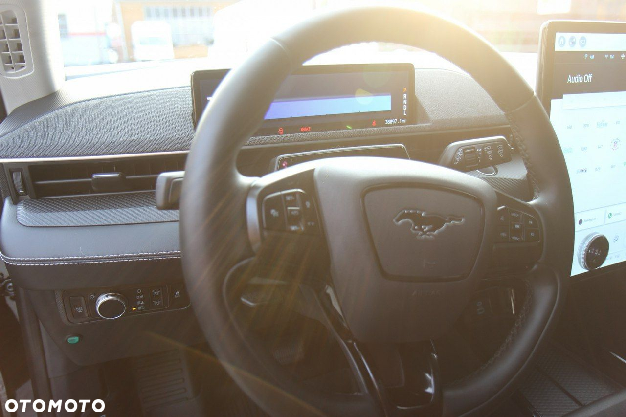 Ford Mustang Mach-E - 23