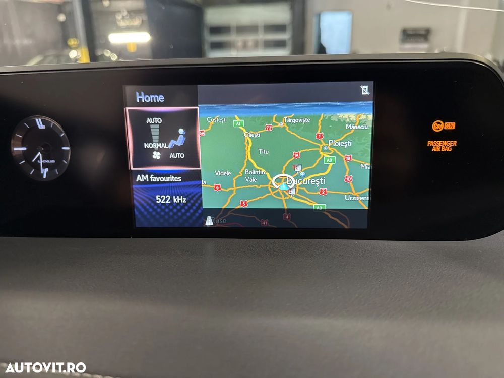 Lexus UX - 21
