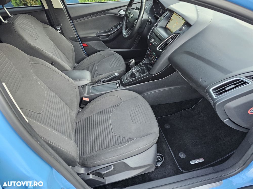 Ford Focus - 11