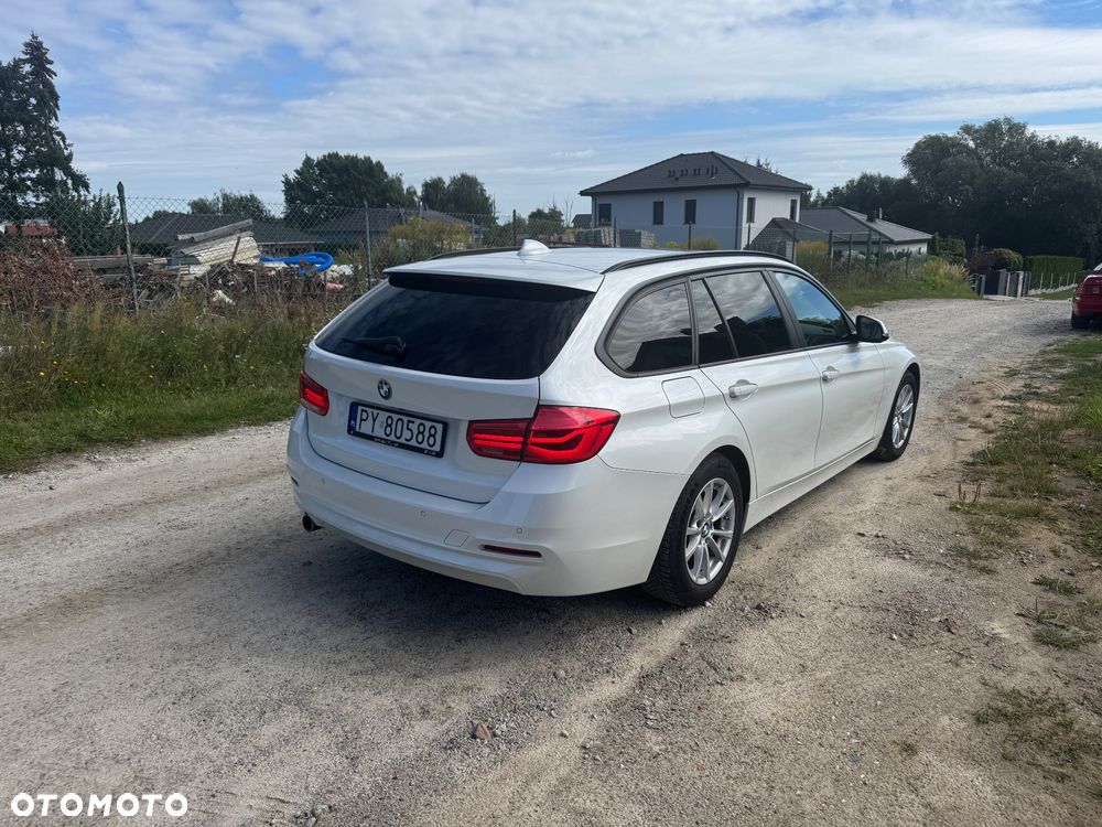 BMW 3 Series 2019 photo 5