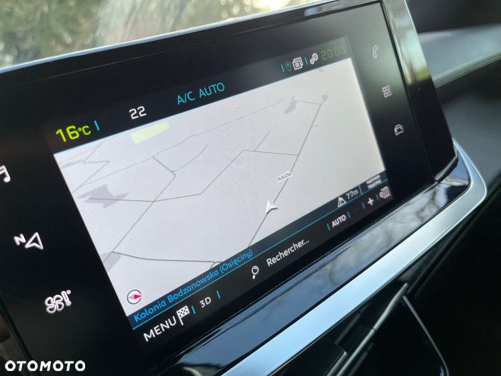 Peugeot 2008 50kWh GT - 24