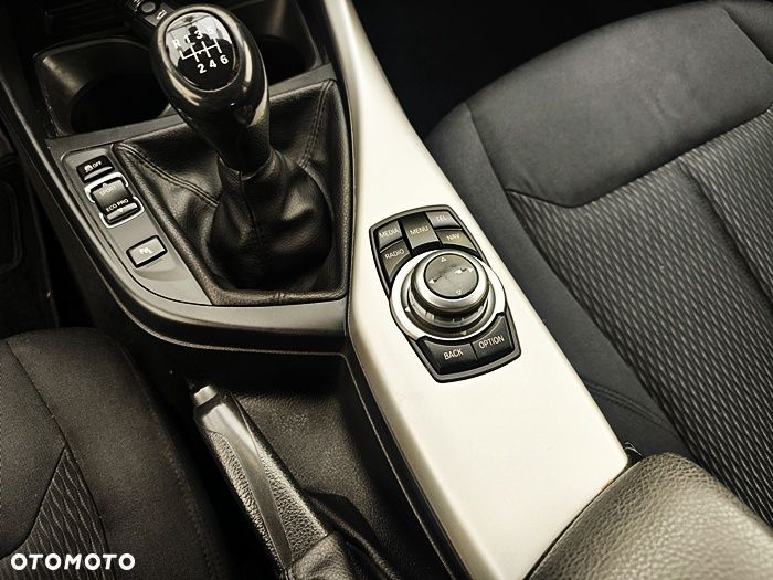 BMW Seria 1 - 32