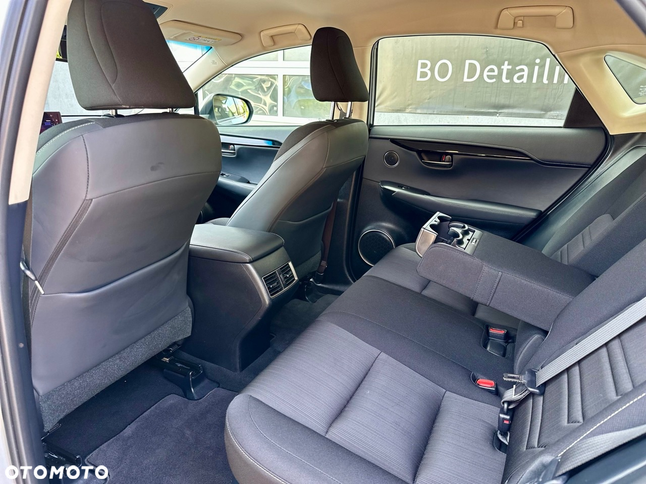 Lexus NX 300h Comfort AWD - 23