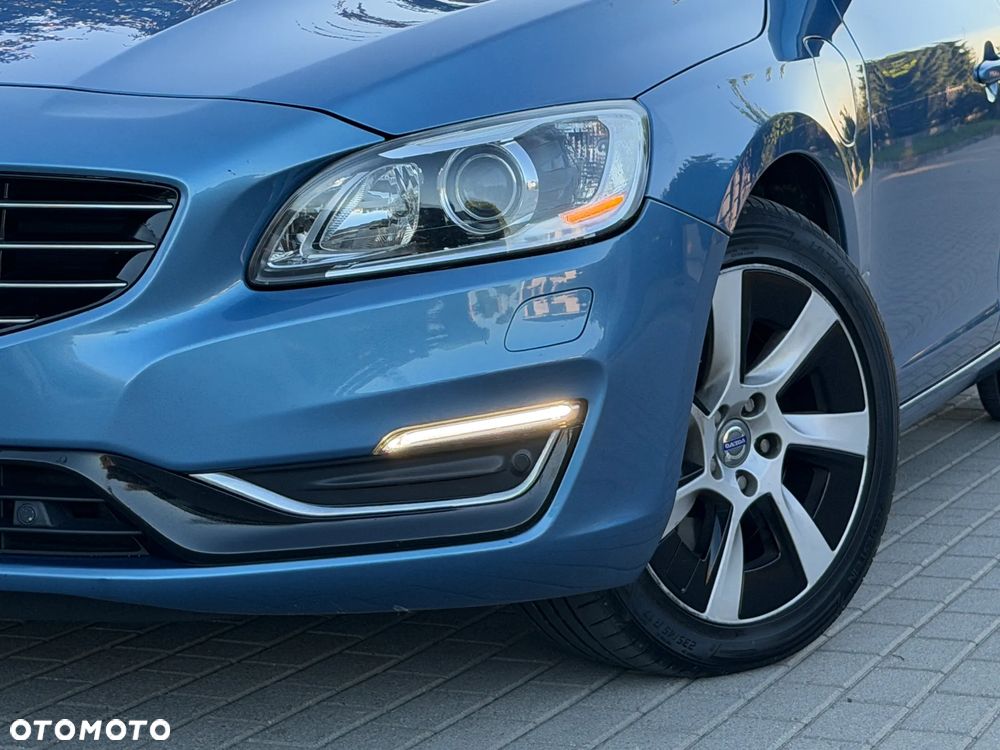 Volvo V60 D6 Plug-In-Hybrid AWD Geartronic Summum - 30