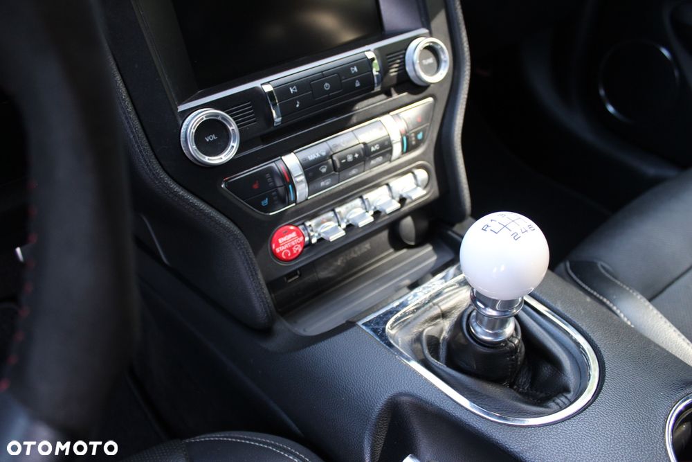 Ford Mustang - 7