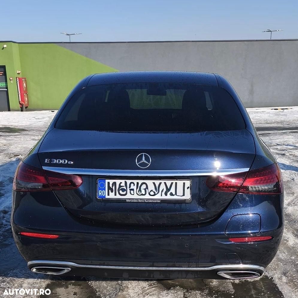 Mercedes-Benz E 300 Aut. - 11