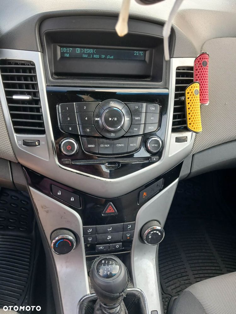 Chevrolet Cruze 1.6 LS - 7