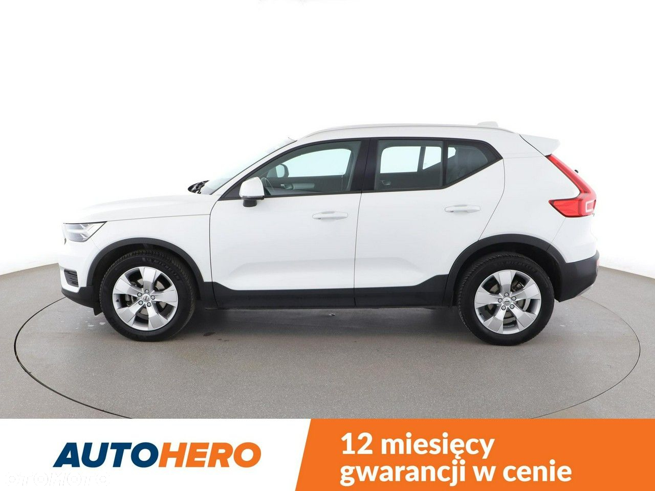 Volvo XC 40 T3 Momentum Pro - 2