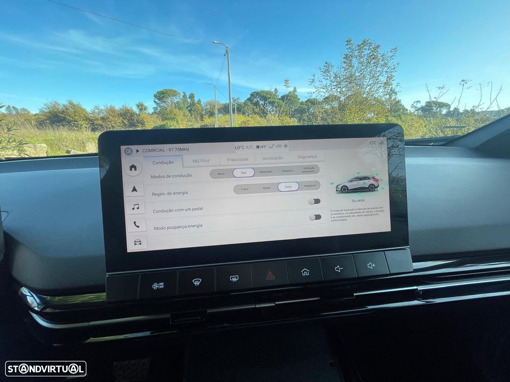 MG MG4 64 kWh Luxury - 40