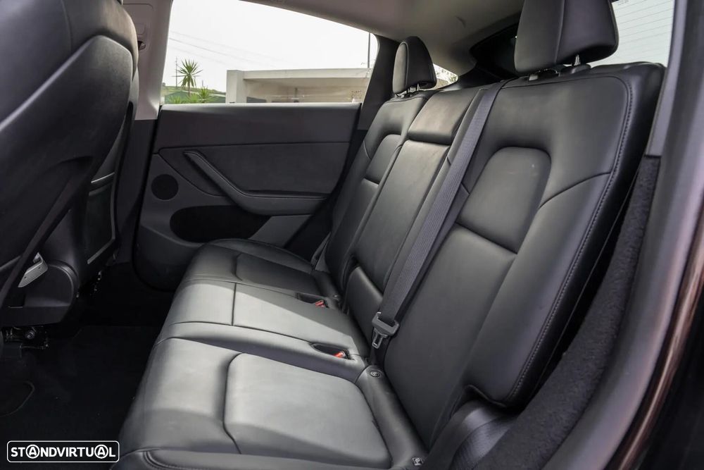 Tesla Model Y Long Range Dual Motor AWD - 19