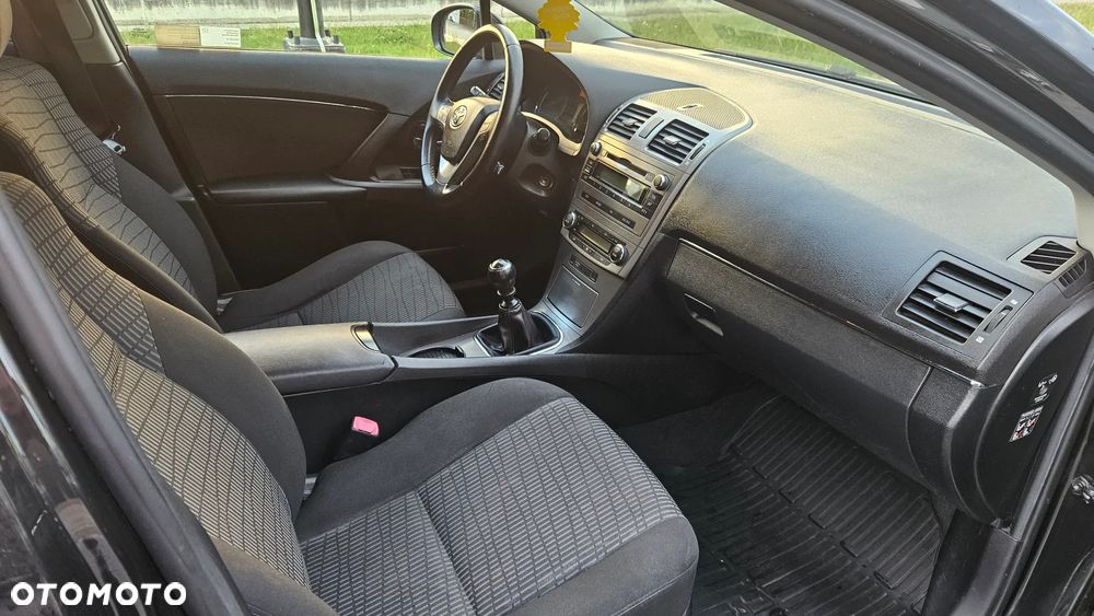 Toyota Avensis 2.0 D-4D Premium - 26