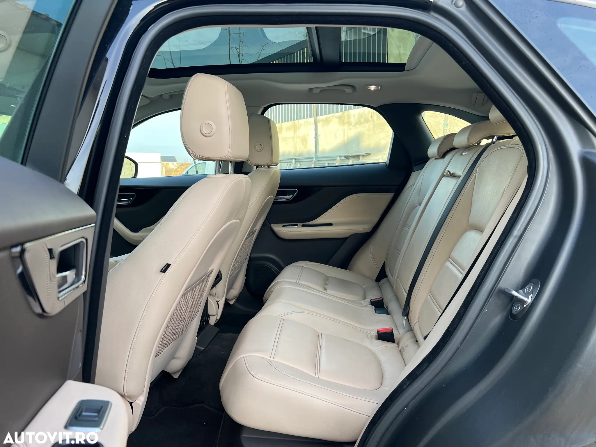 Jaguar F-Pace 20d AWD Aut. Prestige - 6