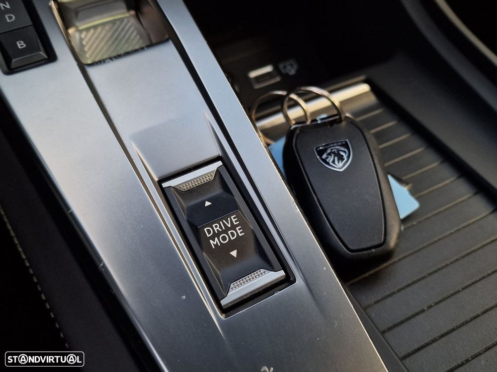 Peugeot 408 Plug-In Hybrid 225 e-EAT8 GT - 30