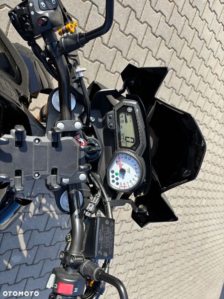 Yamaha FZ8 - 13