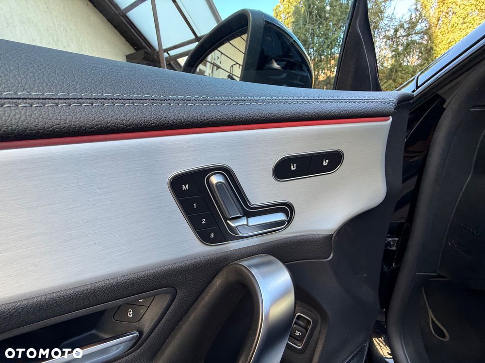 Mercedes-Benz CLA - 21