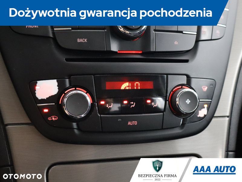 Opel Insignia - 21