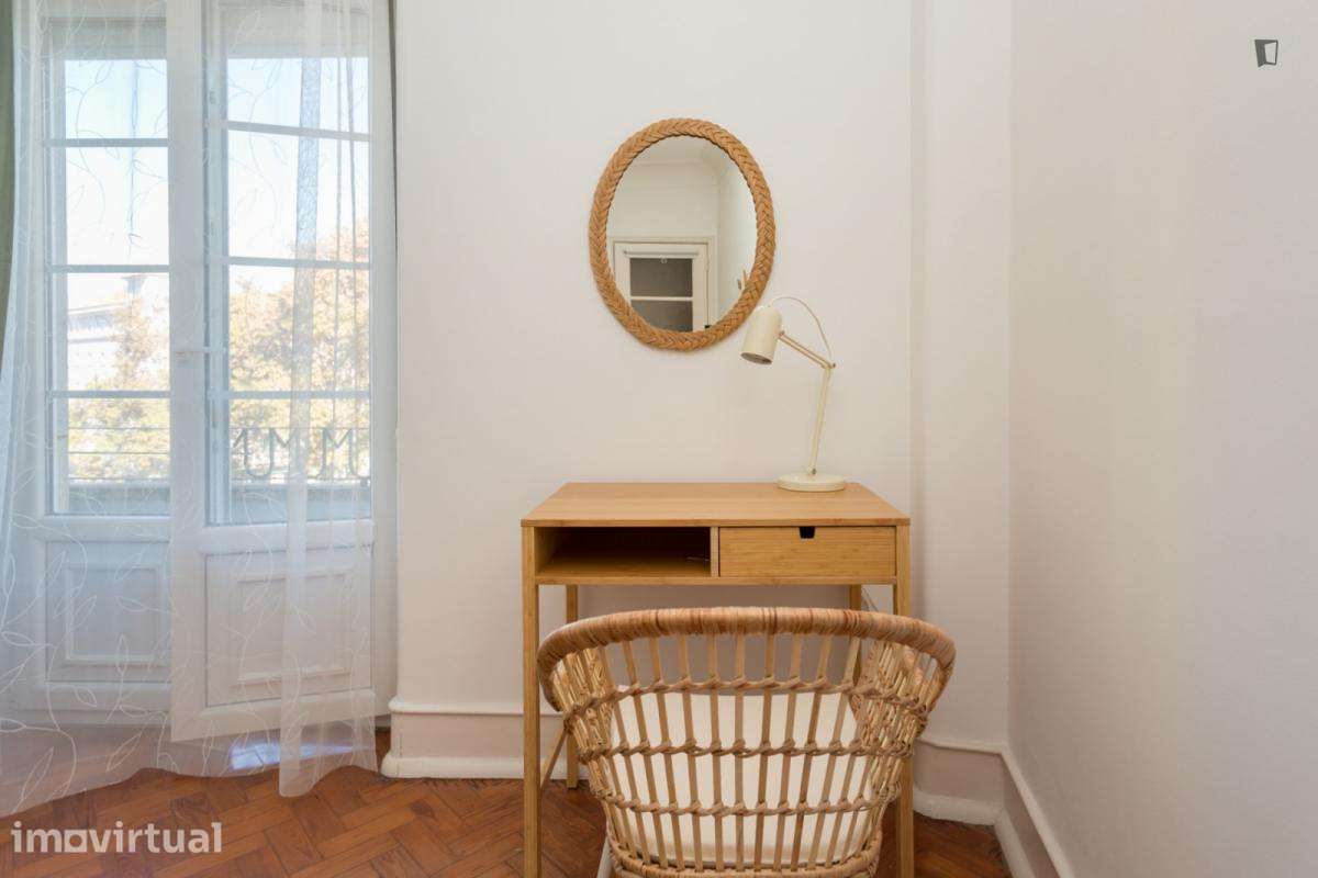 Quarto - localizado em Roma-Areeiro Lisbon - Grande imagem: 2/20