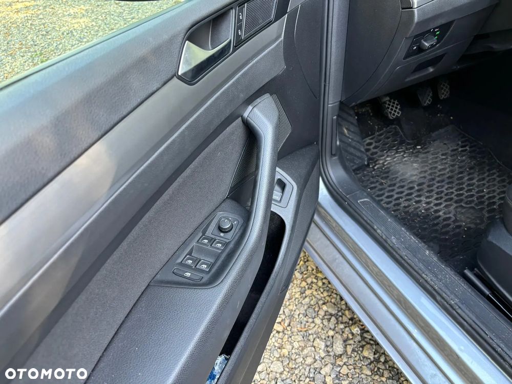 Volkswagen Passat 1.5 TSI EVO Business - 28