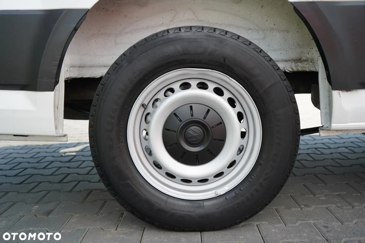 Volkswagen CRAFTER / 2.0 D / FURGON BLASZAK / DMC: 3500 KG / 2018 ROK / SPROWADZONY / PO KONTRAKCIE SERWISOWYM - 18
