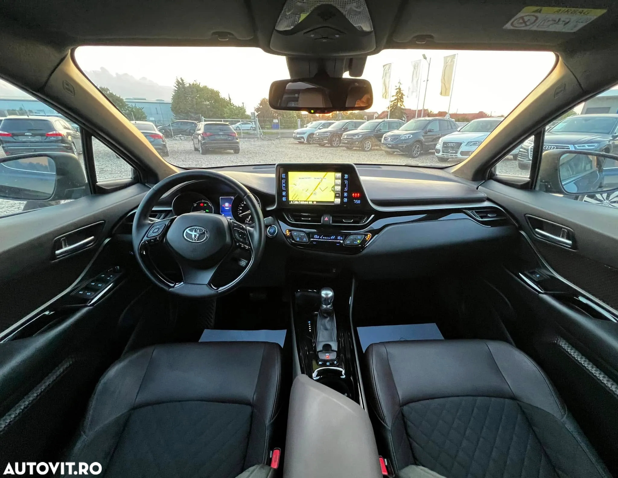 Toyota C-HR Hybrid Lounge - 3