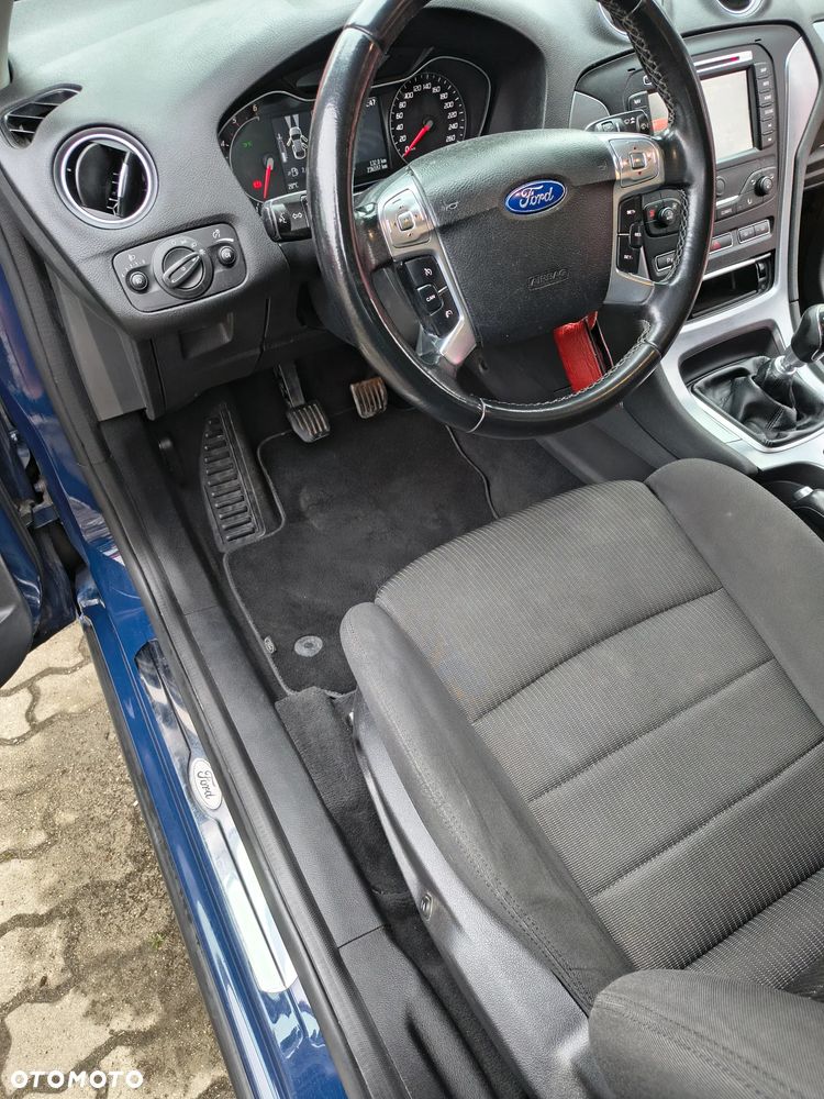 Ford Mondeo - 12