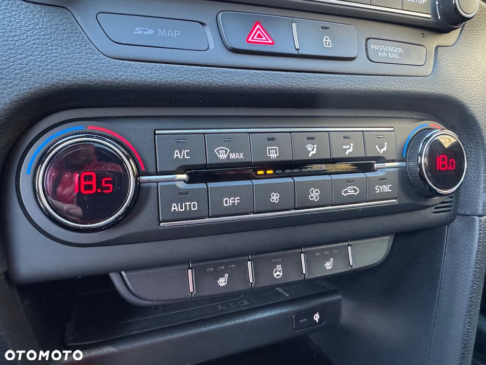 Kia Ceed 1.4 T-GDI DCT OPF GT Line - 33