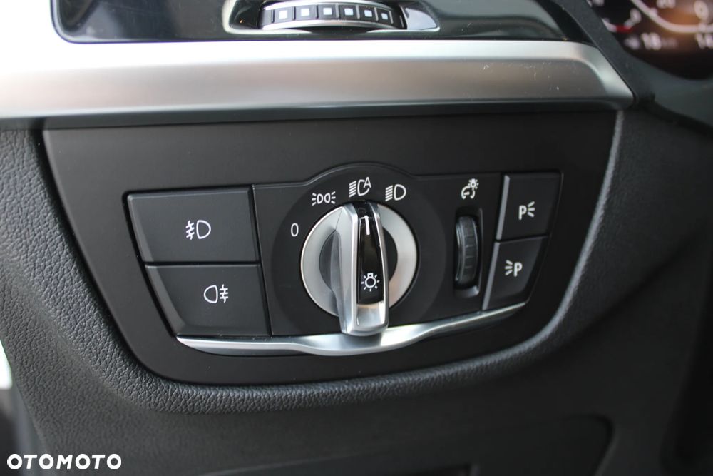 BMW X4 xDrive20i xLine sport - 26