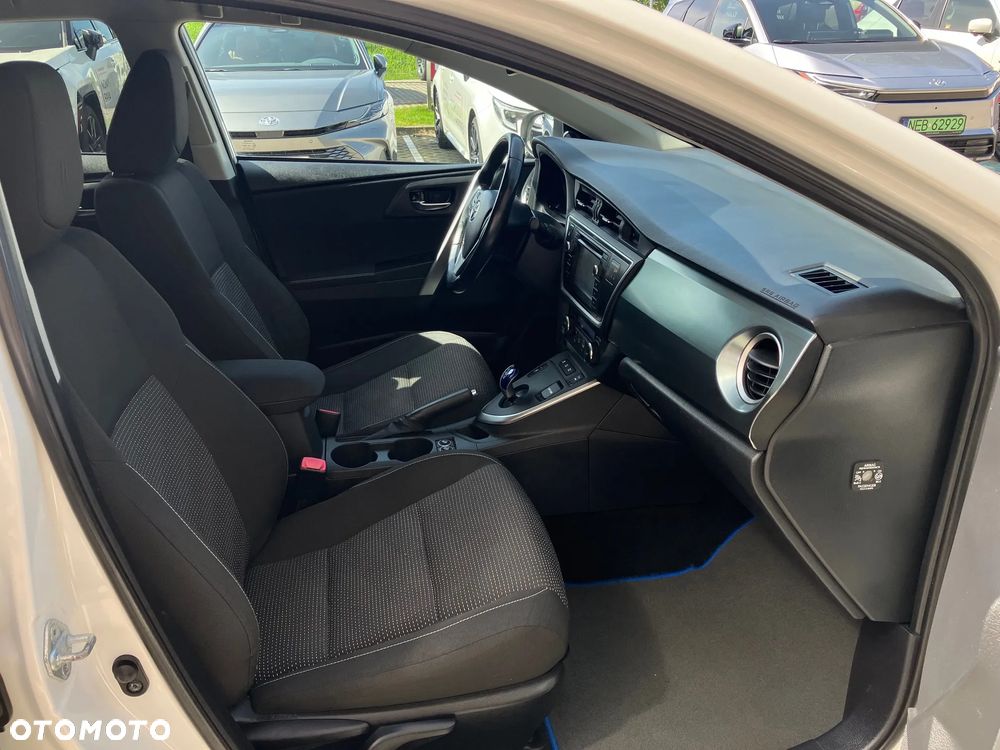 Toyota Auris - 14