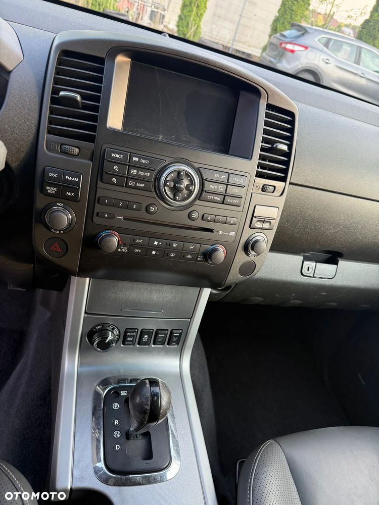 Nissan Navara 3.0 D V6 Platinum Long EU5 - 21