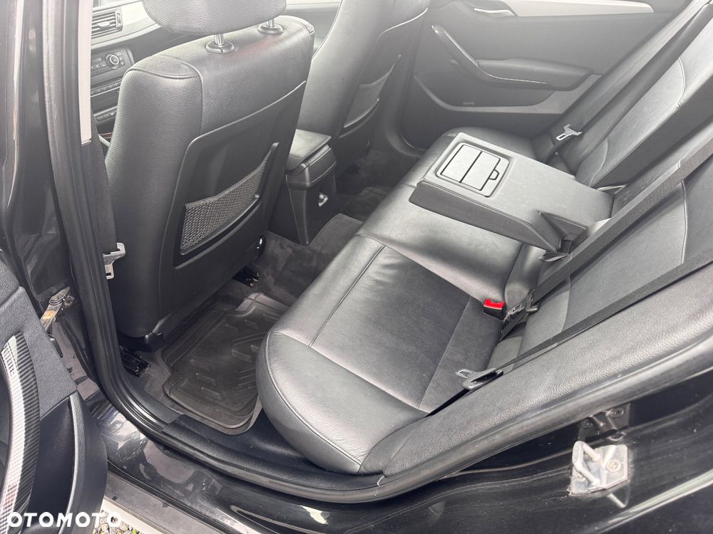 BMW X1 sDrive18i Sport Line - 14