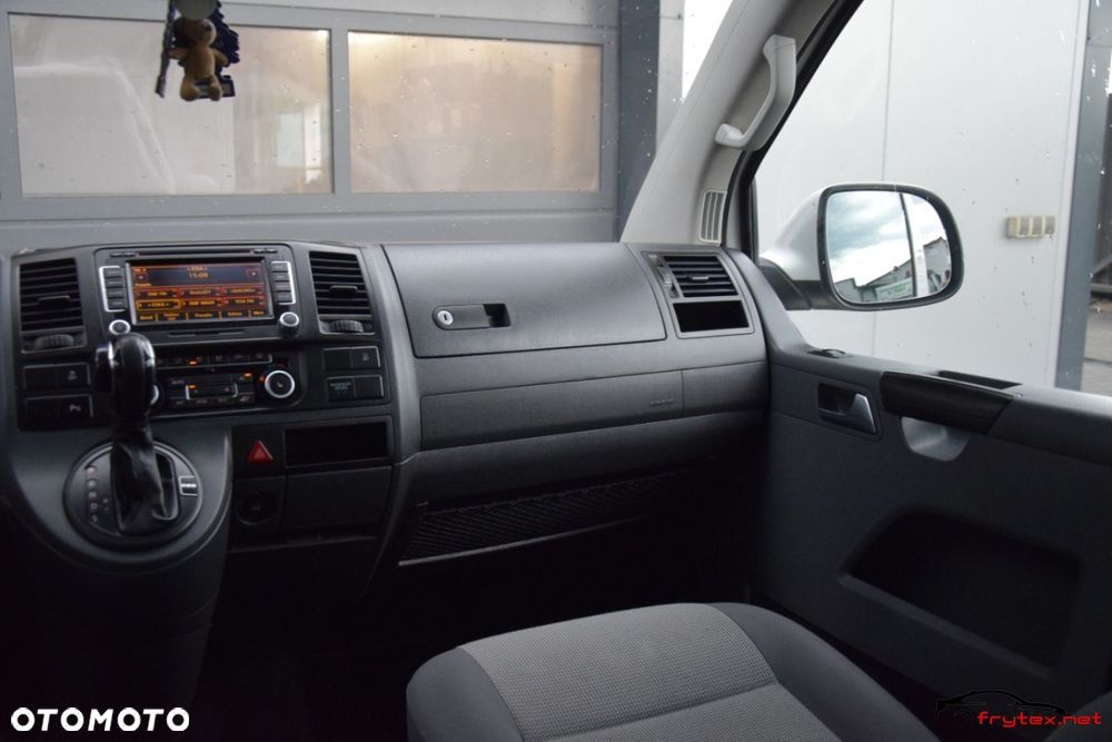 Volkswagen Caravelle - 23