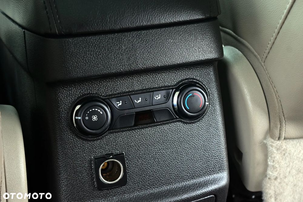 Ford Explorer - 33