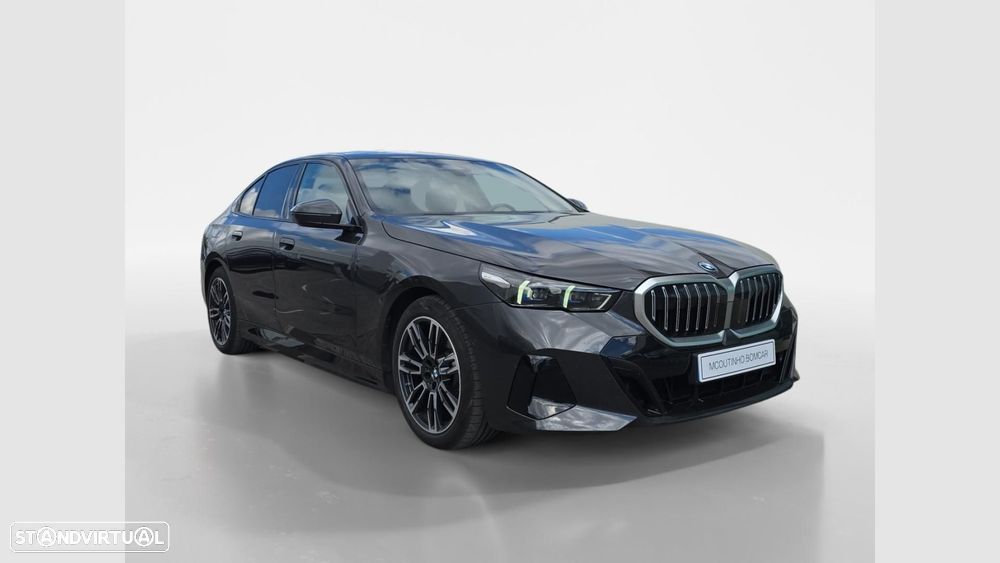 BMW 530 e Pack Desportivo M - 2