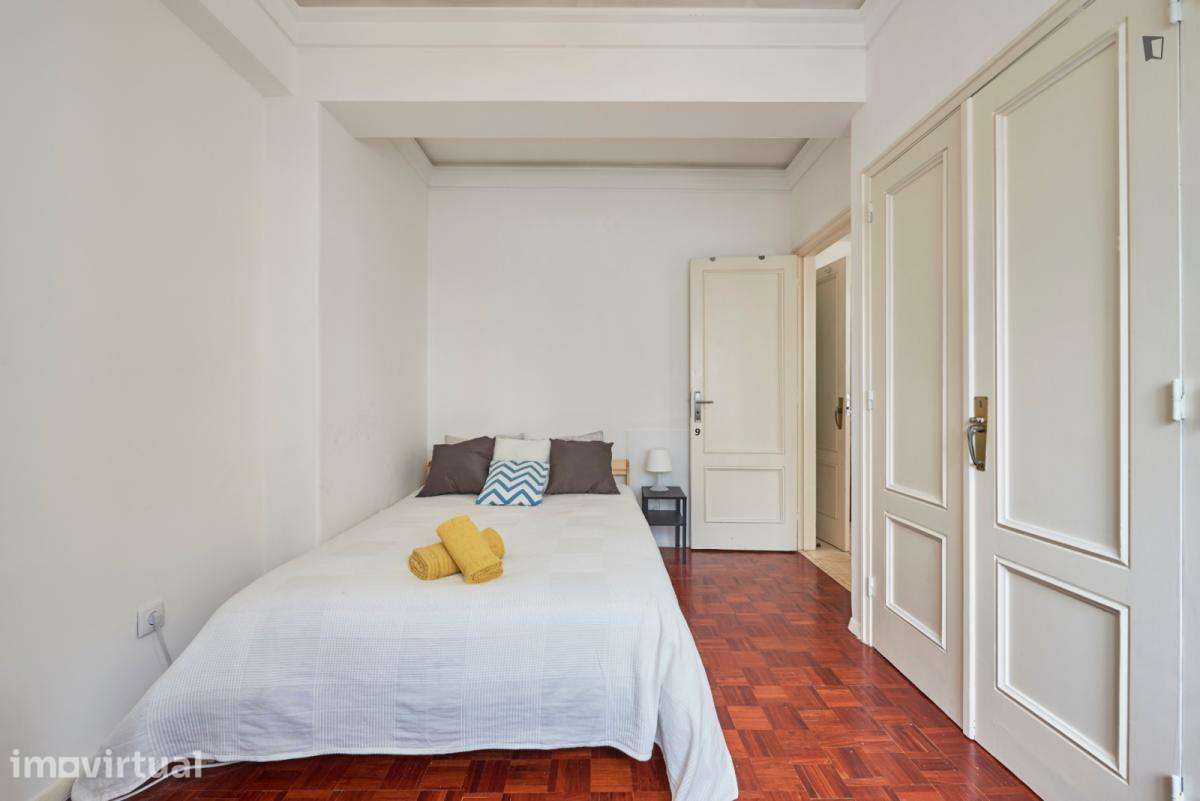 Quarto - localizado em Marquês de Pombal Lisbon - Grande imagem: 4/45