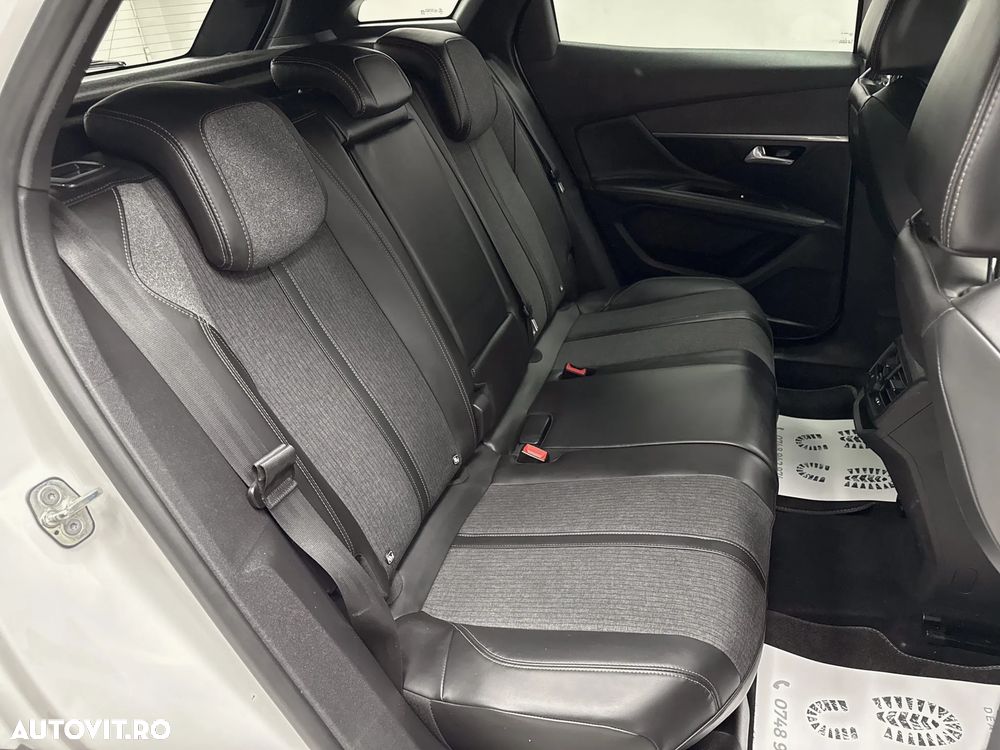 Peugeot 3008 1.2 PureTech Turbo S&S GT-Line - 8