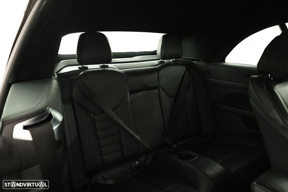 BMW 420 i Pack Desportivo M Auto - 29