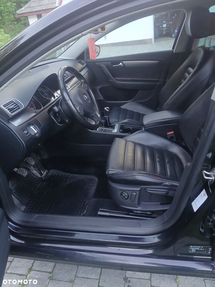 Volkswagen Passat 2.0 Blue TDI SCR Comfortline - 15
